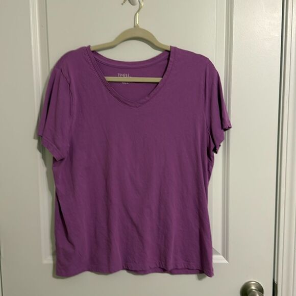 Purple vneck tshirt - Picture 1 of 3